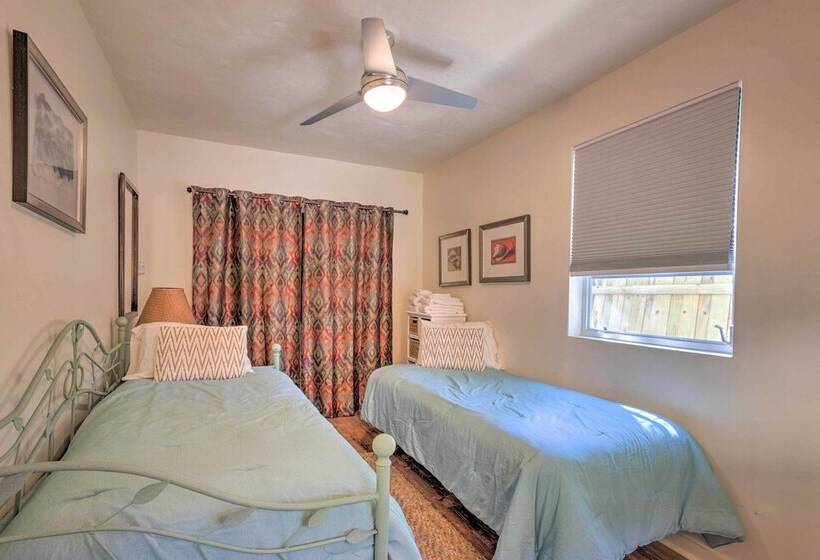 Tranquil West Palm Beach Getaway: Walk To Beach!