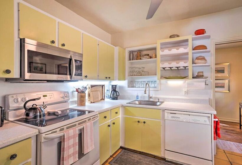 Tranquil West Palm Beach Getaway: Walk To Beach!