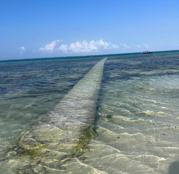 Tropical Boutique Hotel & Resto