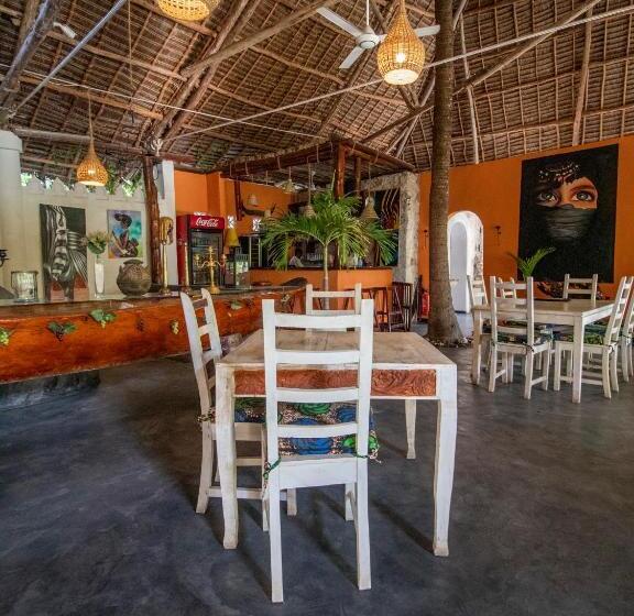 Tropical Boutique Hotel & Resto