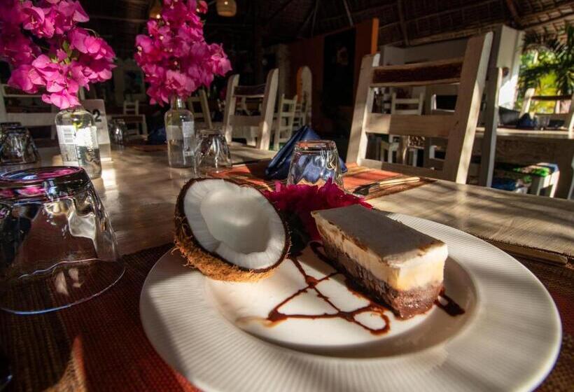 Tropical Boutique Hotel & Resto