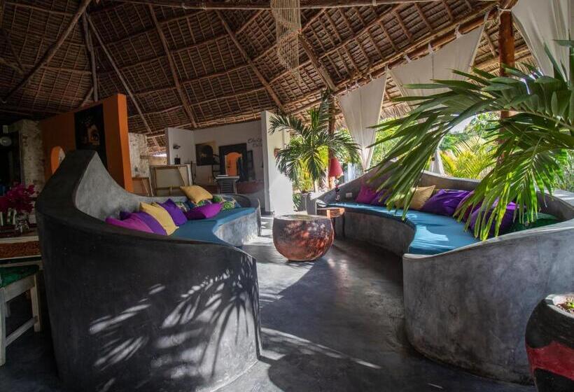 Tropical Boutique Hotel & Resto