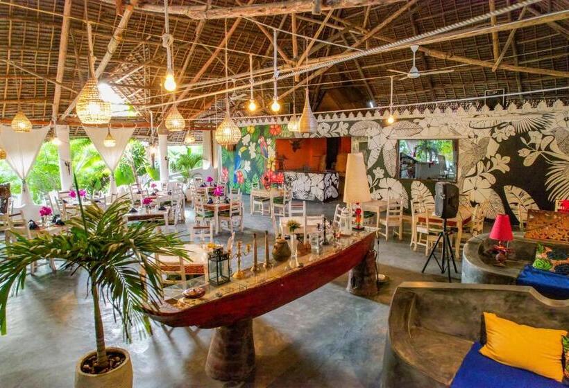 Tropical Boutique Hotel & Resto