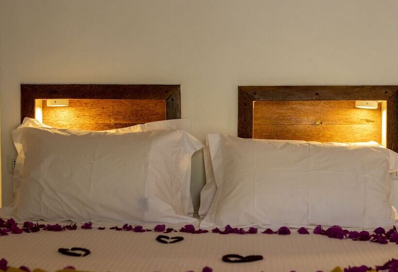 Tropical Boutique Hotel & Resto