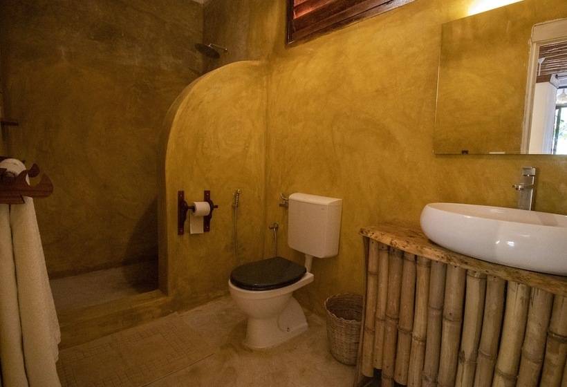 Tropical Boutique Hotel & Resto