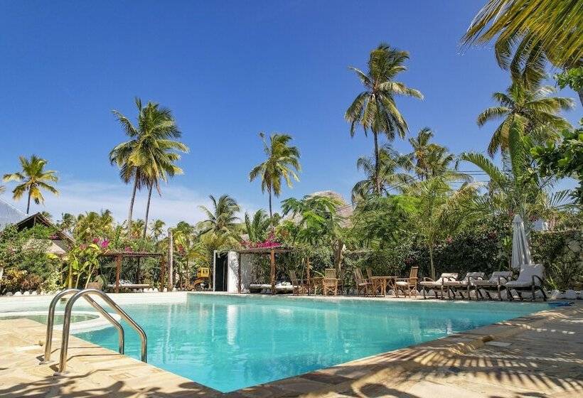 Tropical Boutique Hotel & Resto