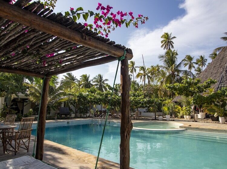 Tropical Boutique Hotel & Resto