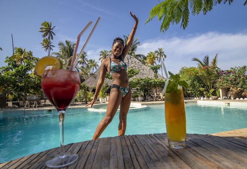 Tropical Boutique Hotel & Resto