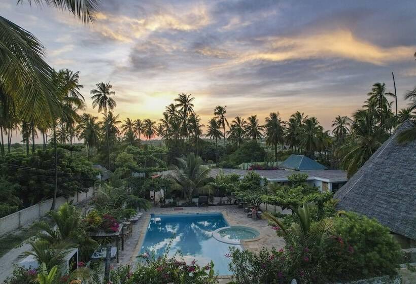 Tropical Boutique Hotel & Resto