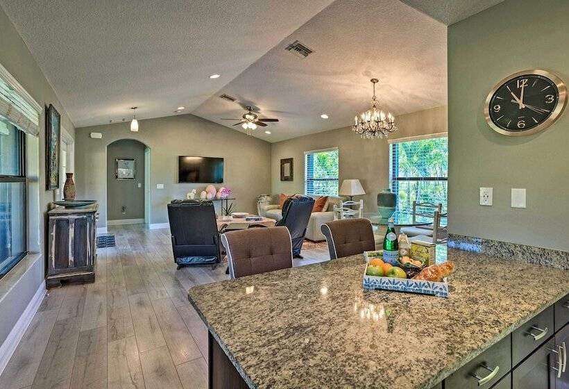 Jupiter Cottage W/ Patio, Gas Grill & Fire Pit!