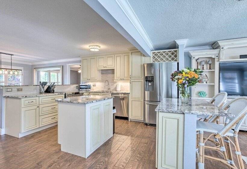 Poolside Paradise W/ Tropical Hut In Palm Beach