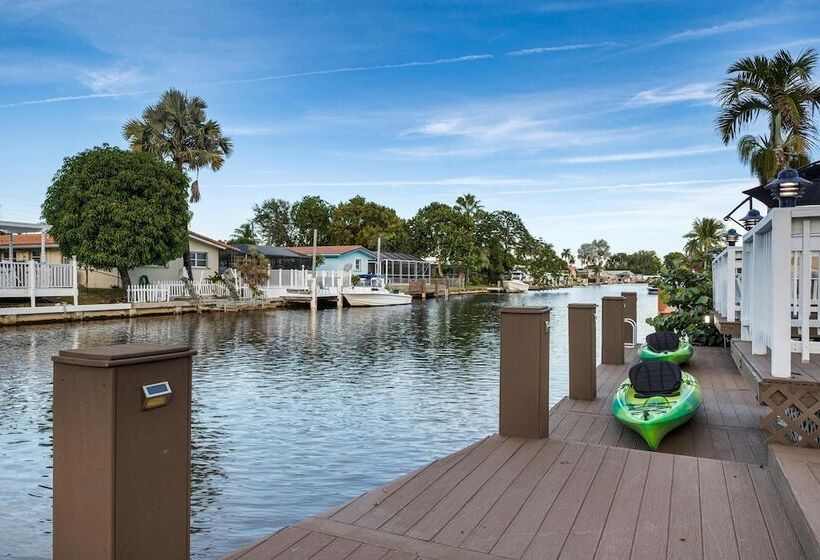 Fort Lauderdale 4bd Villa Waterfront Dock Pool