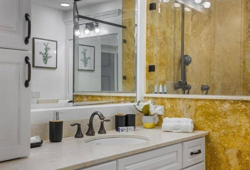 Fort Lauderdale 4bd Villa Waterfront Dock Pool