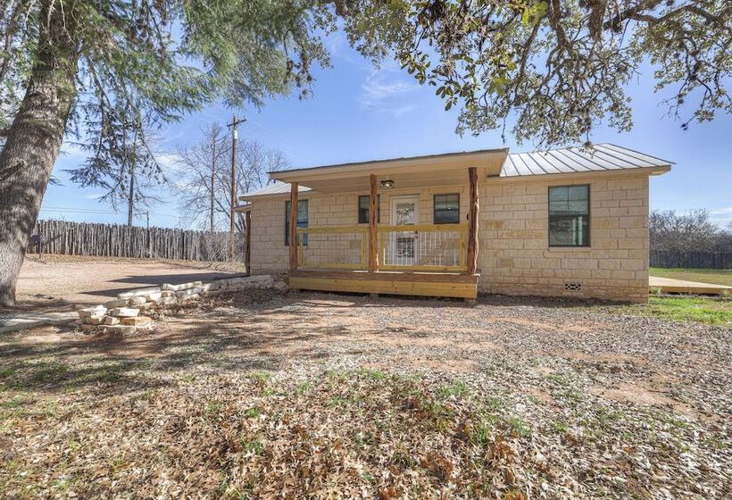 Waylons House Hot Tub Shared Party Barn With Games