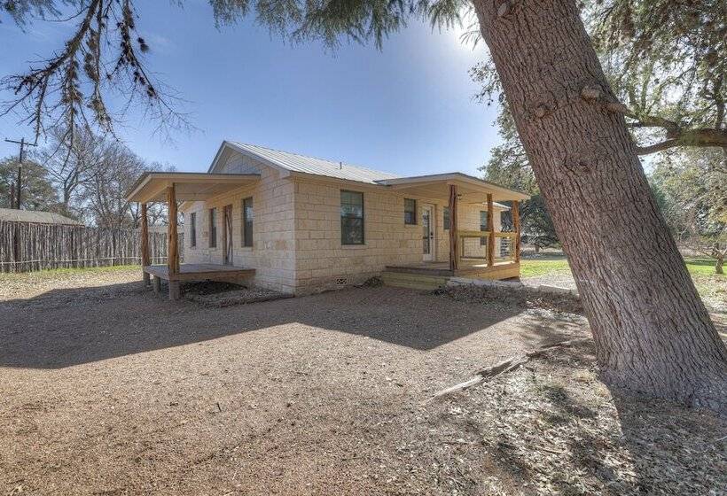 Waylons House Hot Tub Shared Party Barn With Games