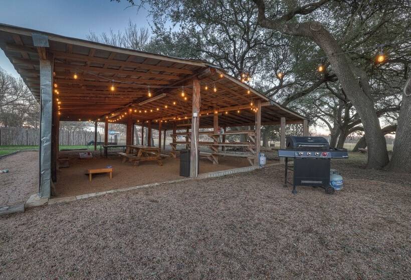 Waylons House Hot Tub Shared Party Barn With Games