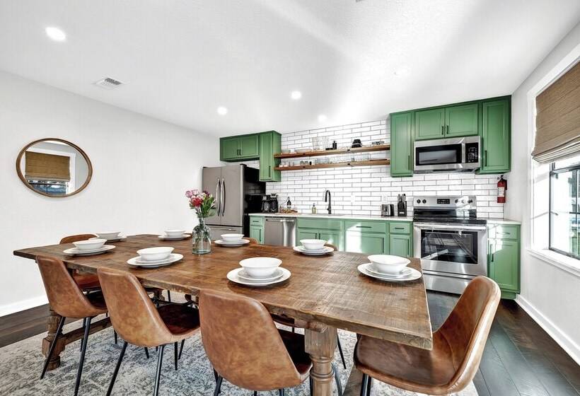 Waylons House Hot Tub Shared Party Barn With Games