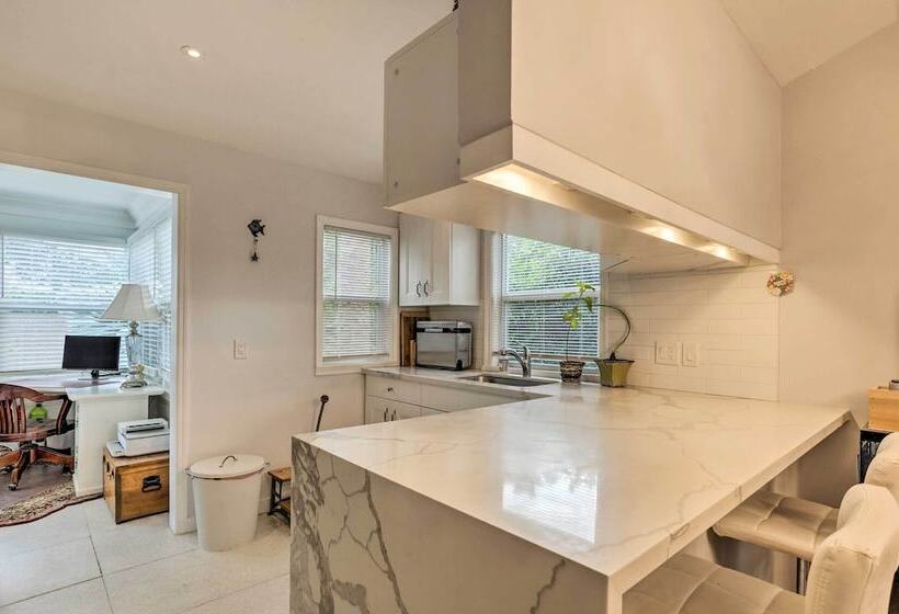 West Palm Beach Bungalow W/ Shared Backyard