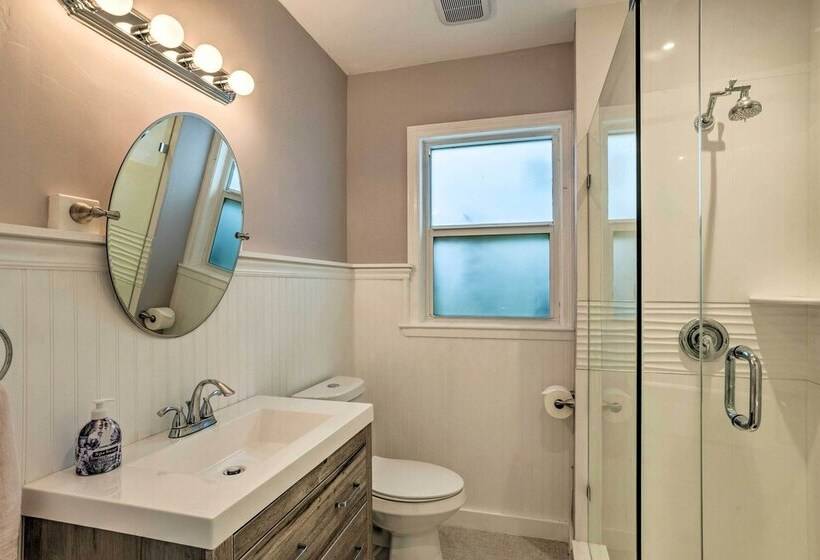 West Palm Beach Bungalow W/ Shared Backyard