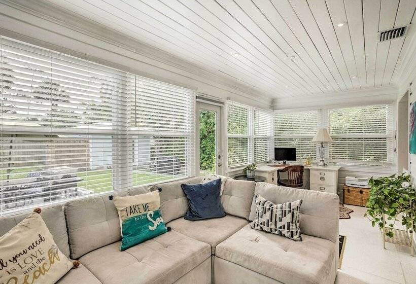 West Palm Beach Bungalow W/ Shared Backyard
