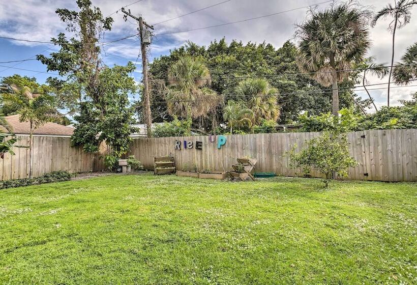 West Palm Beach Bungalow W/ Shared Backyard
