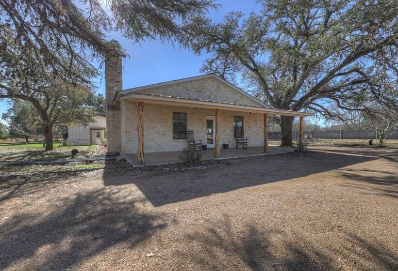 Willies House With Country Views   Shared Party Barn