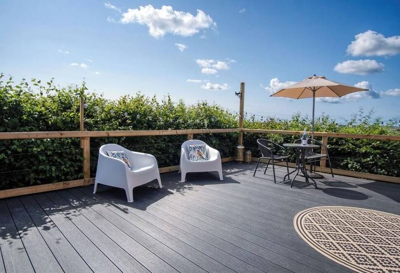 Willows Rest   1 Bed Shepherd S Hut   Pentlepoir