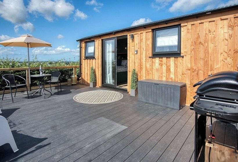 Willows Rest   1 Bed Shepherd S Hut   Pentlepoir