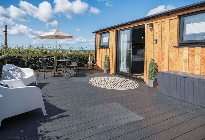 Willows Rest   1 Bed Shepherd S Hut   Pentlepoir