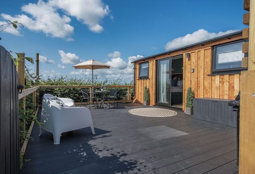 Willows Rest   1 Bed Shepherd S Hut   Pentlepoir