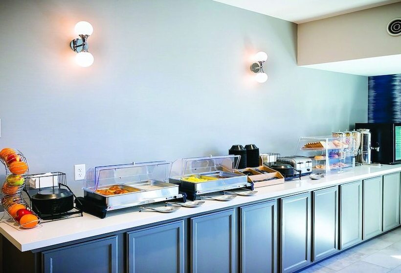 Winds Hotel At Crosswinds Casino