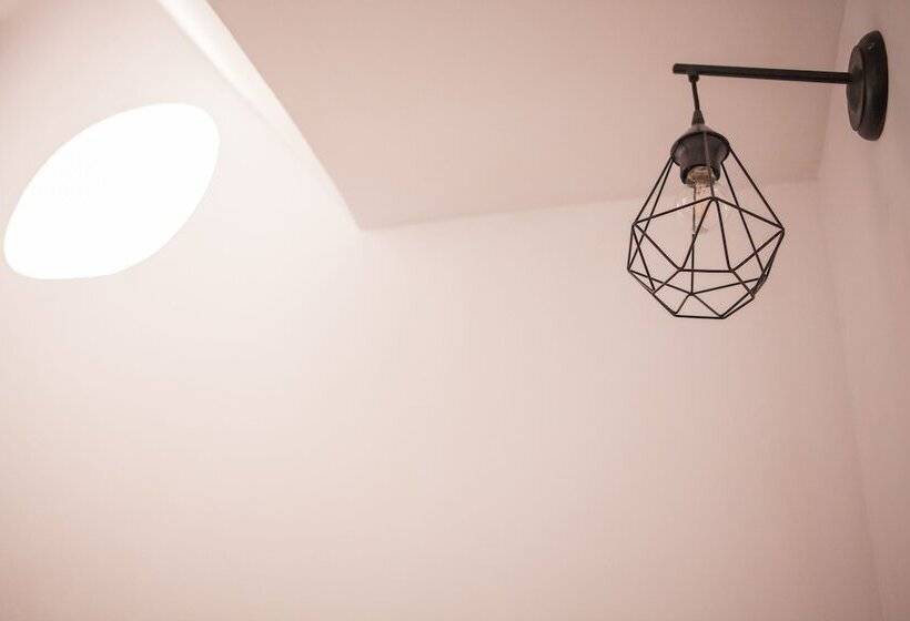 هاستل Lx Center Chiado