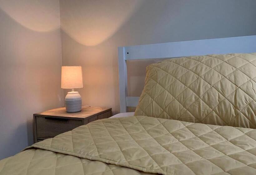 تختخواب و صبحانه Cata Bed Breakfast