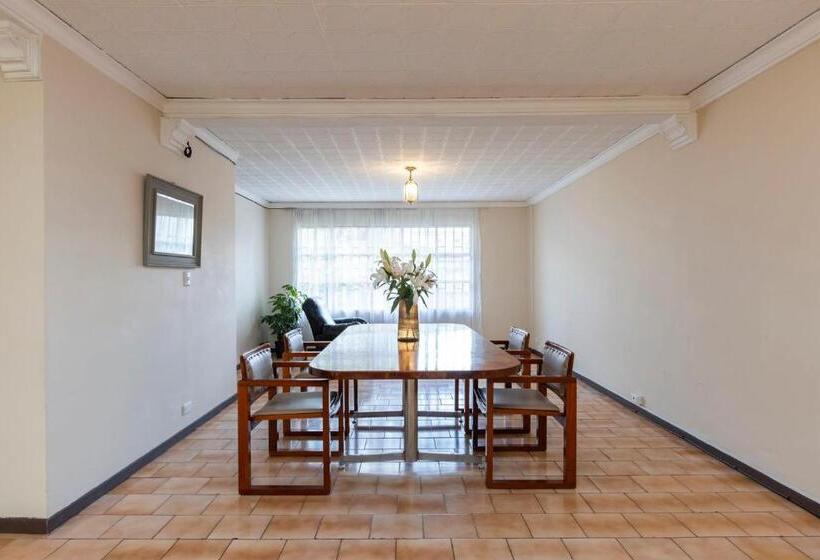 تختخواب و صبحانه Cata Bed Breakfast