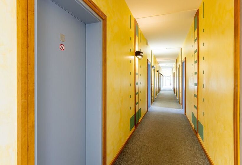 ホテル Dresdner Tor Süd