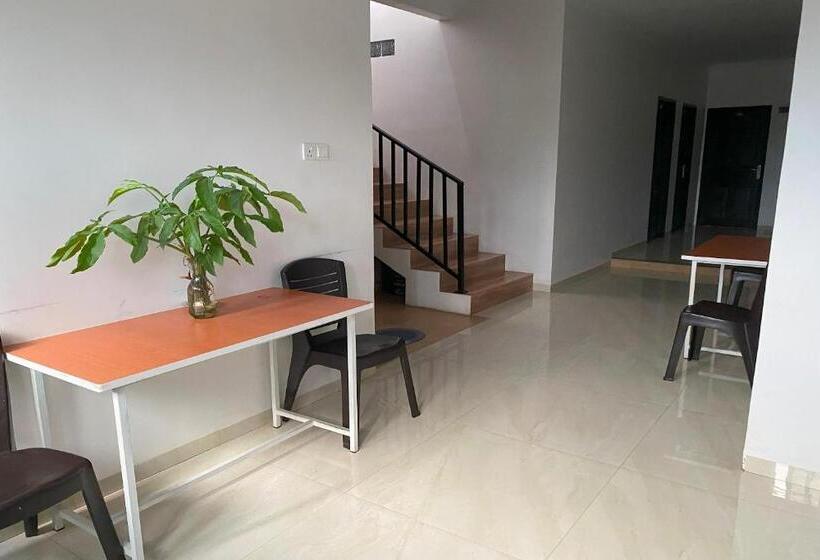 فندق Oyo 92932 Guesthouse Marbella