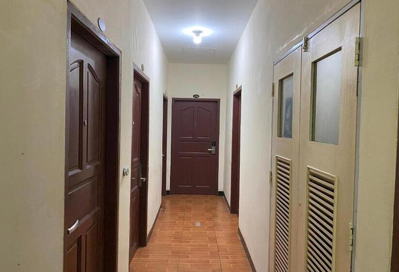 فندق Oyo 92932 Guesthouse Marbella