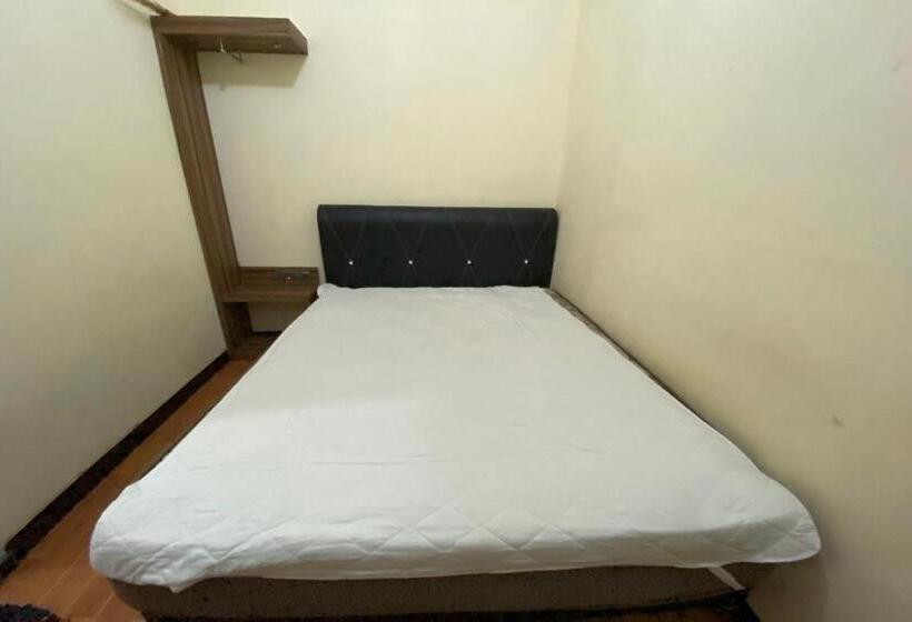 فندق Oyo 92932 Guesthouse Marbella