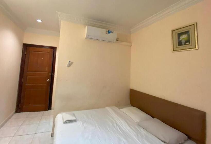 فندق Oyo 92932 Guesthouse Marbella