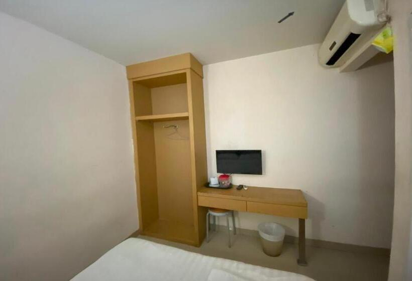 فندق Oyo 92932 Guesthouse Marbella