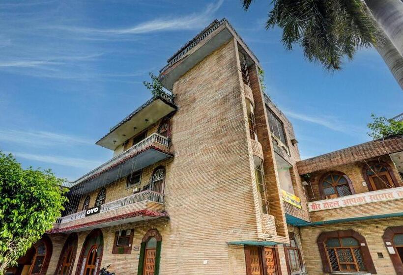 בית מלון כפרי Oyo Flagship Veer Guest House