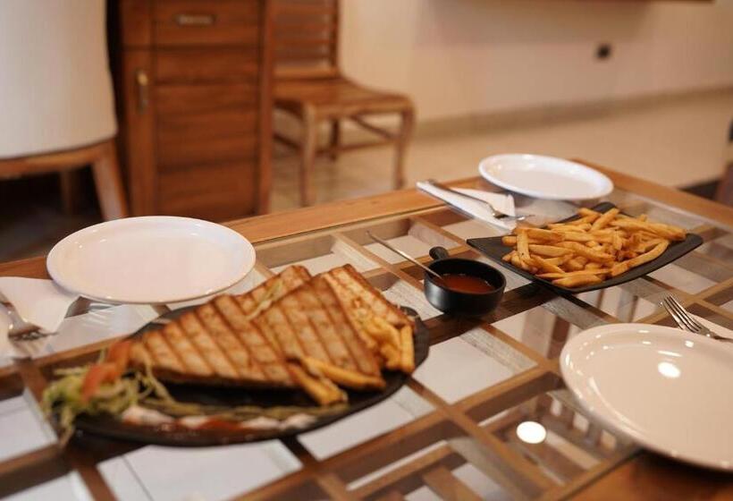 فندق Perfectstayz Mokshada Suites