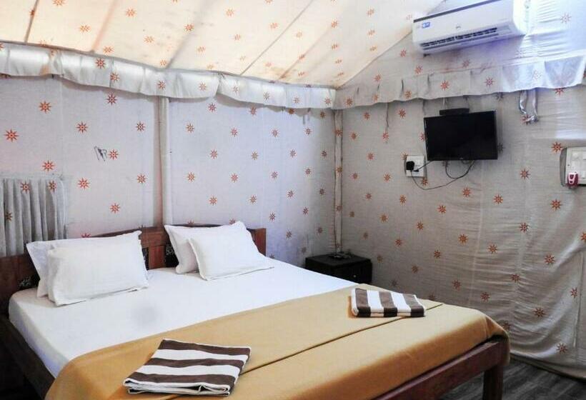 Отель The Tent Resort Malvan