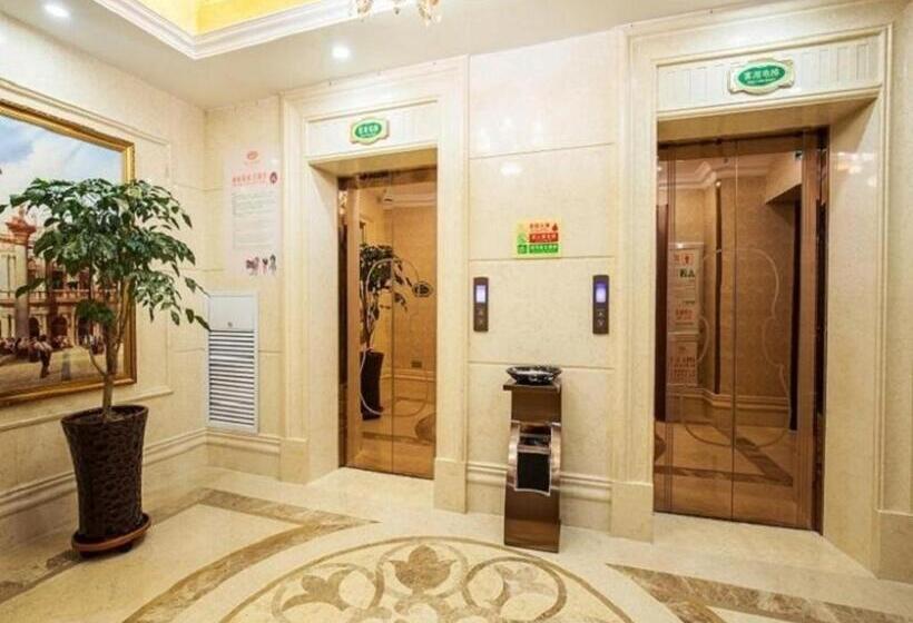 Vienna Hotel Qinghai Xining Deling Halu City East Wanda Plaza