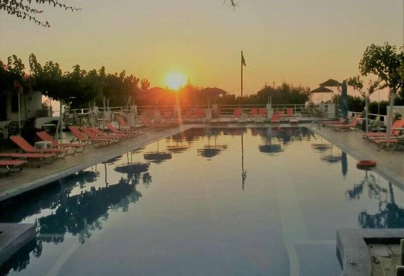 Santorini Camping & Hostel