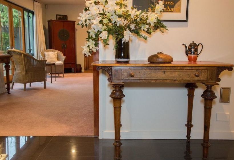 40 Thornycroft Street Bed And Breakfast