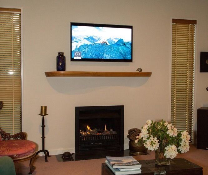 40 Thornycroft Street Bed And Breakfast