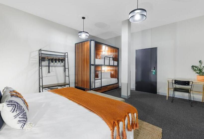 Общежитие Selina Central Melbourne