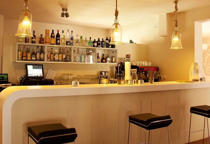 Arohaz Hotel & Restaurante