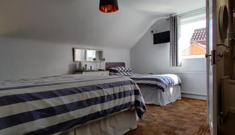 צימר Aaron Lodge Guest House